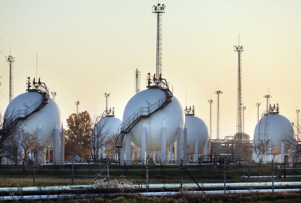 20221129 Algyő
Algyői kőolaj- és földgázmező Algyő kutatási terület MOL Magyar Olaj- és Gázipari Részvénytársaság
olajkitermelés földgázkitermelést
Fotó: Kallus György LUS Világgazdaság VG