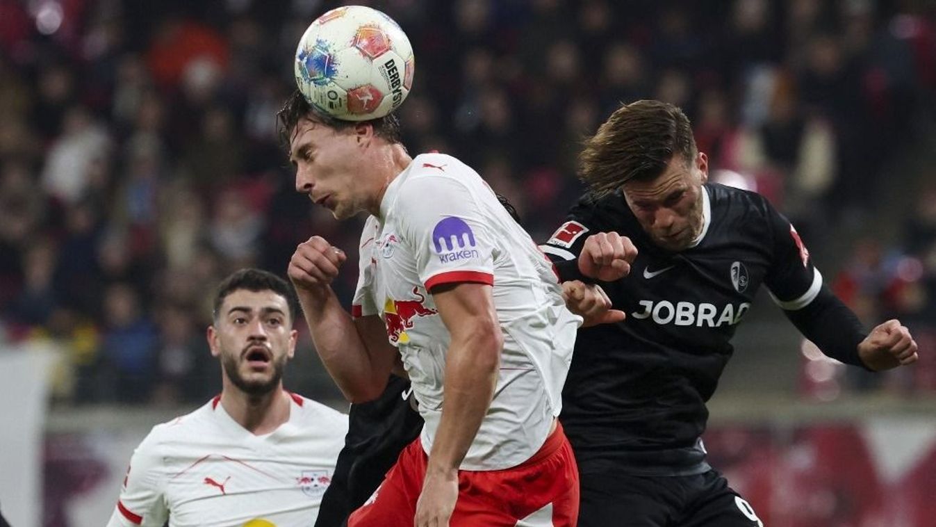 Willi Orbán fejesgóljával vezetett a RB Leipzig 14 January 2026, Saxony, Leipzig: Soccer: Bundesliga, RB Leipzig - SC Freiburg, Matchday 17, Red Bull Arena. Willi Orban (RB Leipzig) and Lucas Höler (SC Freiburg) in a header duel. Photo: Jan Woitas/dpa - I