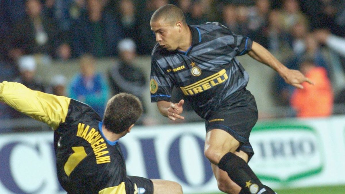 Az Inter legendás csatára mellett minden idők egyik legjobb támadója a brazil Ronaldos is pályára lépett az Uefa-kupa döntőben 1998-ban