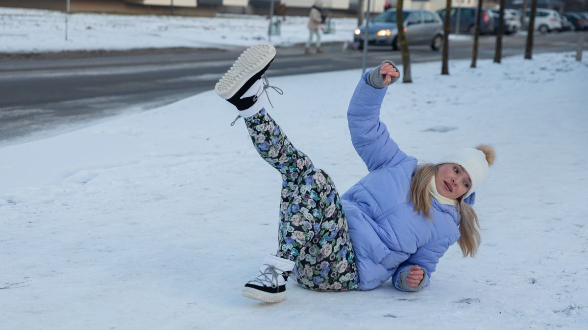 Sokba kerülhet, ha nem takarítja el a havat a háza elől