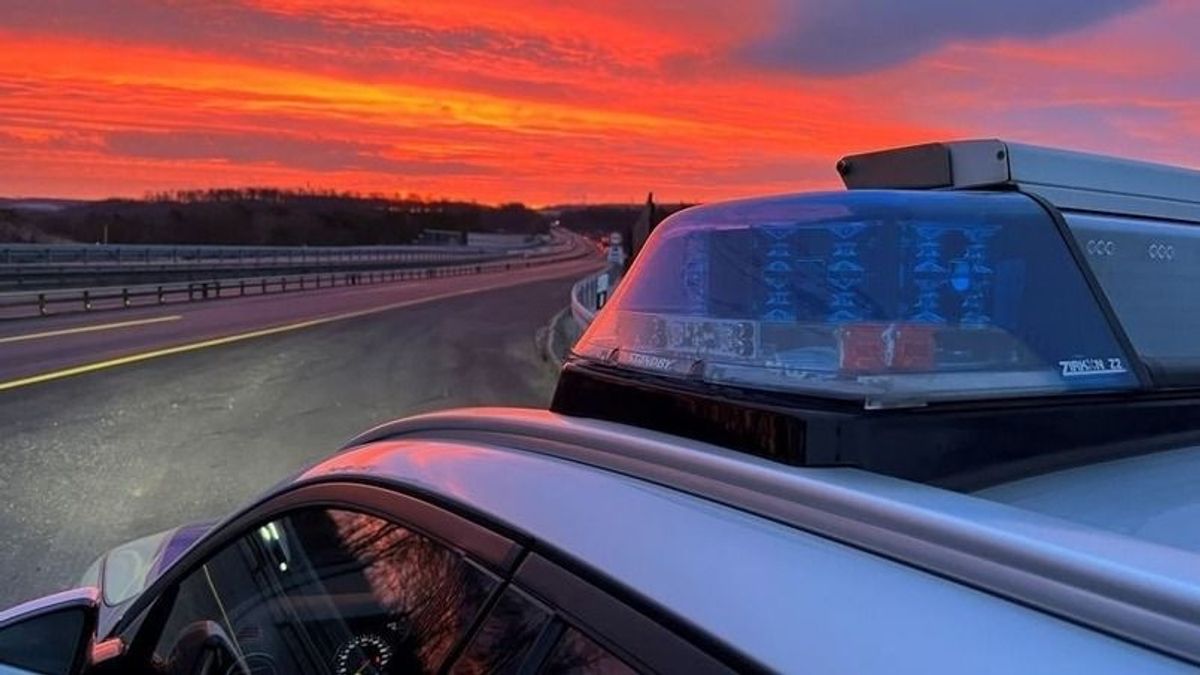 200 km/h-val menekült a rendőrség elől egy jogosítvány nélküli sofőr