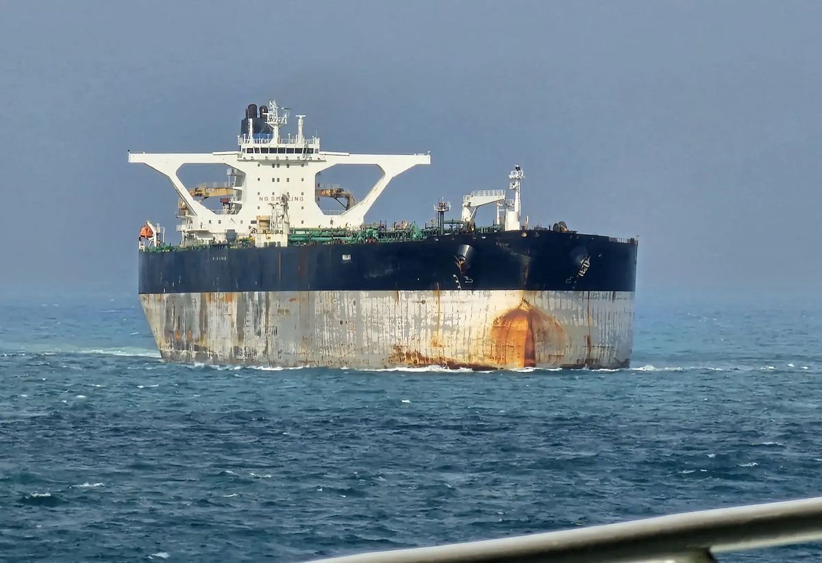 A Marinera olajszállító tanker – korábbi nevén Bella 1 – a Szingapúri-szorosban