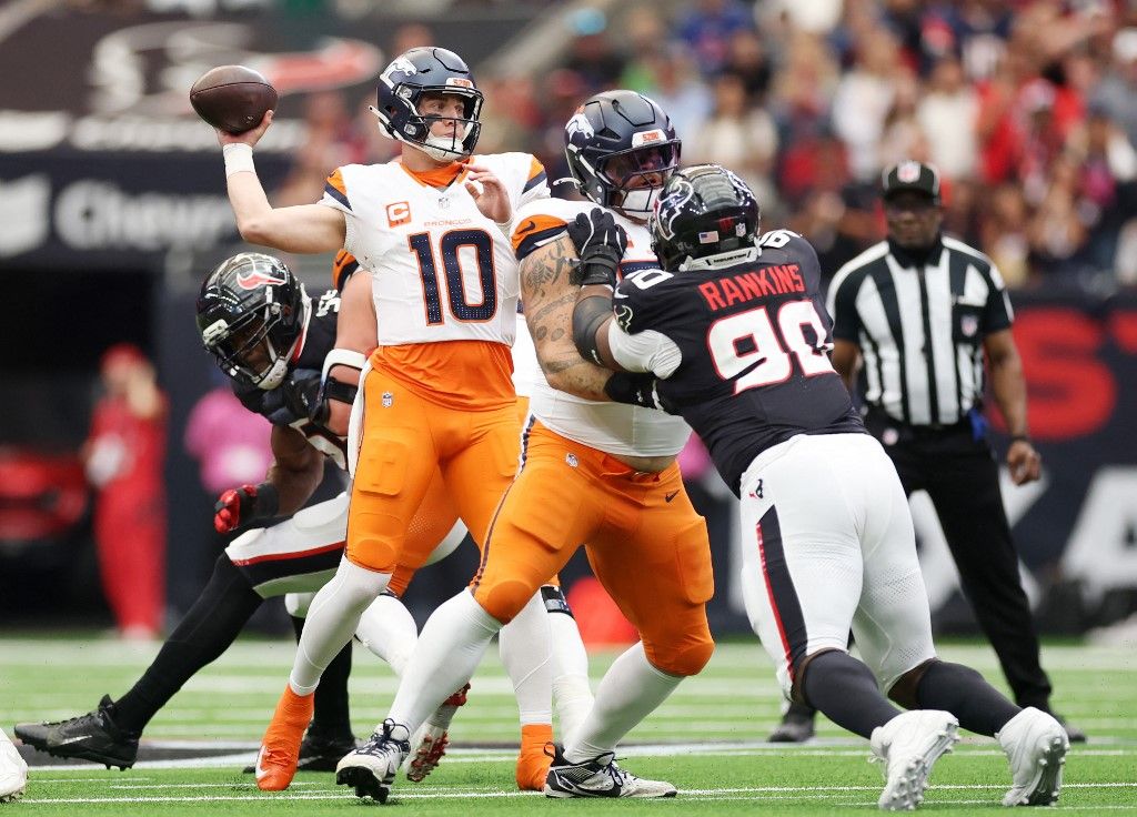 November elején a Bo Nix vezette Denver Broncos volt az utolsó csapat, amely nyert a Houston Texans ellen, mindkét csapat készülhet az NFL playoff