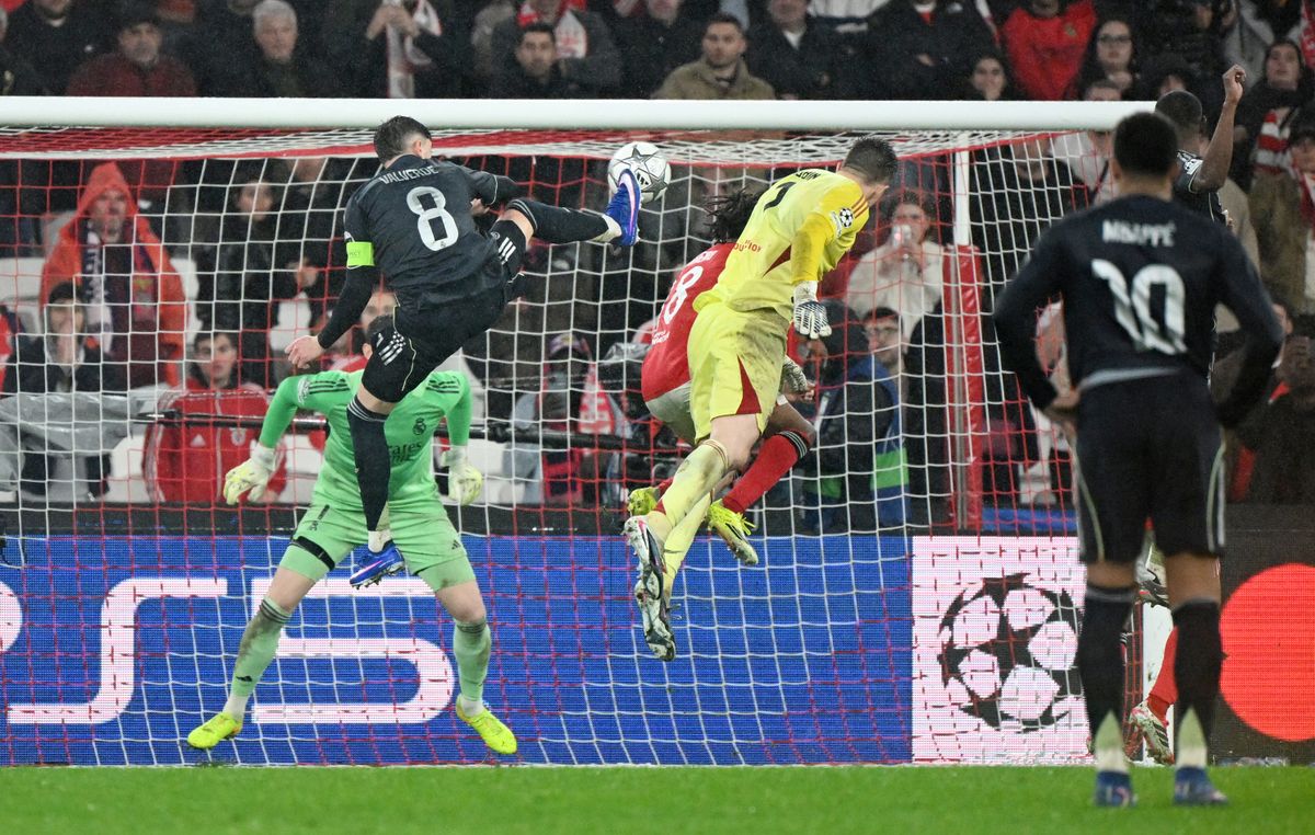 José Mourinho nagy húzása volt, hogy előre küldte a meccs végén ukrán kapusát, Anatolij Trubint a Real kapujához, és a hálóőr továbbfejelte a Benficát a BL-ben