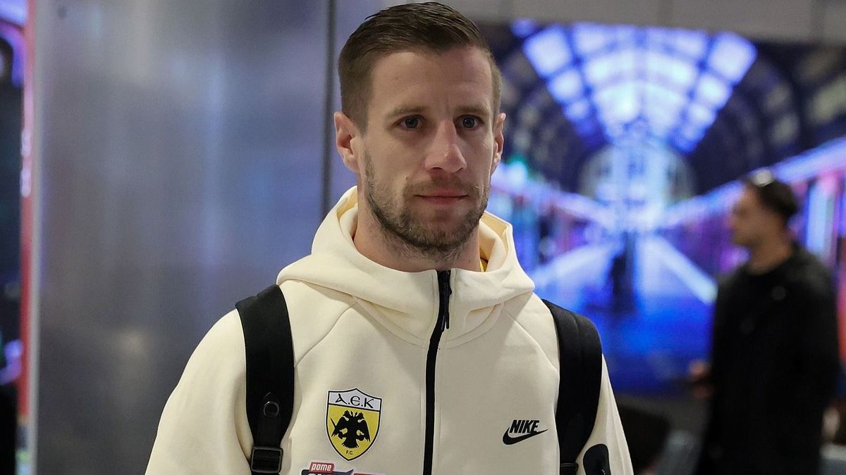 Megérte elhagyni a Fradit? Máris megbüntette Varga Barnabásékat az AEK tulajdonosa