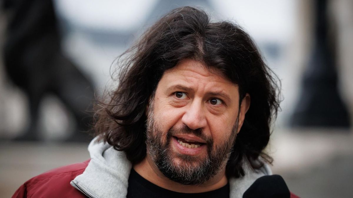 Te is, fiam, Puzsér?
