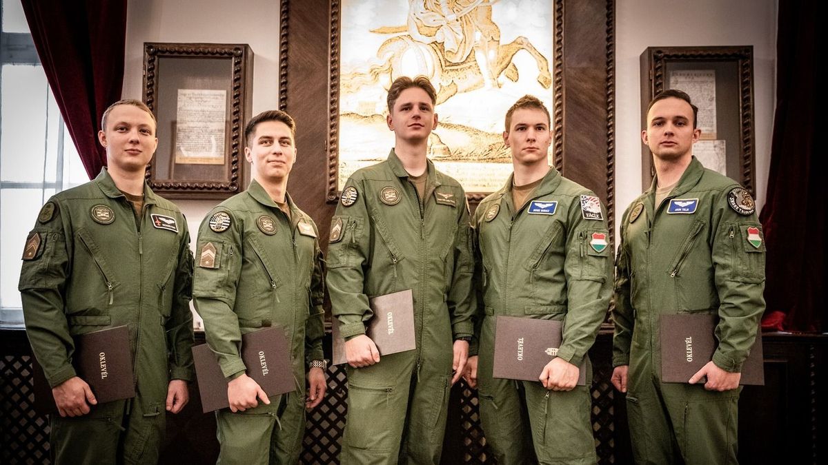 A honvédség a kiválókat elküldte a világ legjobbjai közé: ők a magyar Maverickek + fotó