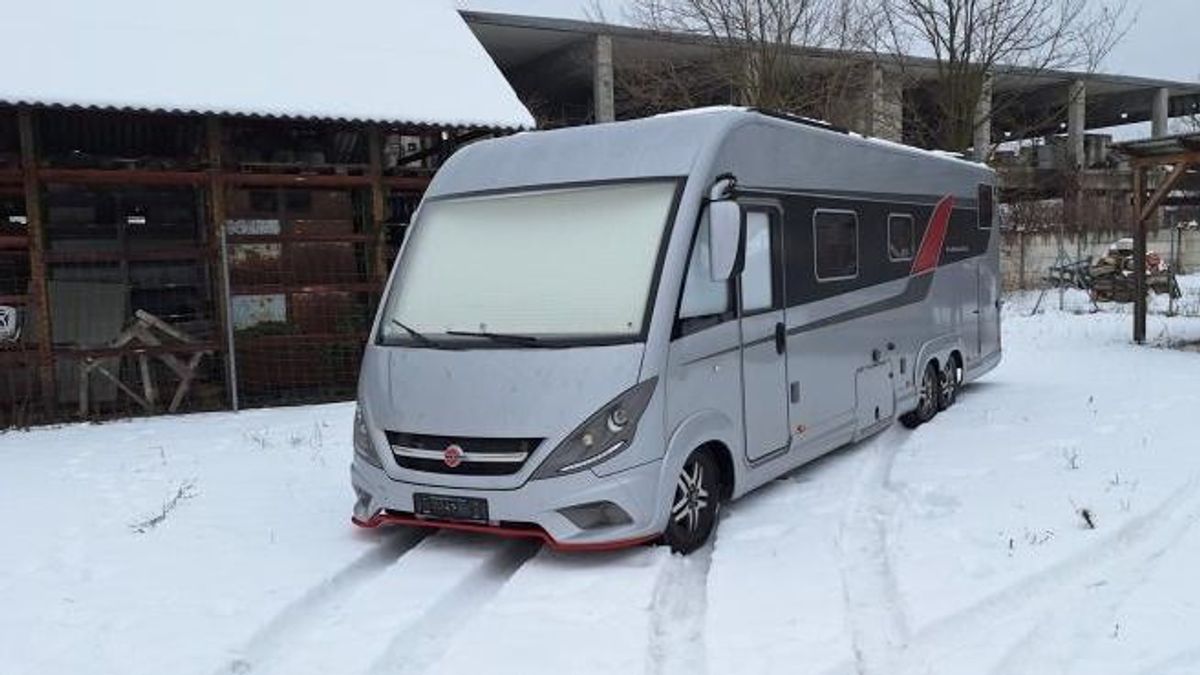 Különleges luxusjárgányt árverez a NAV