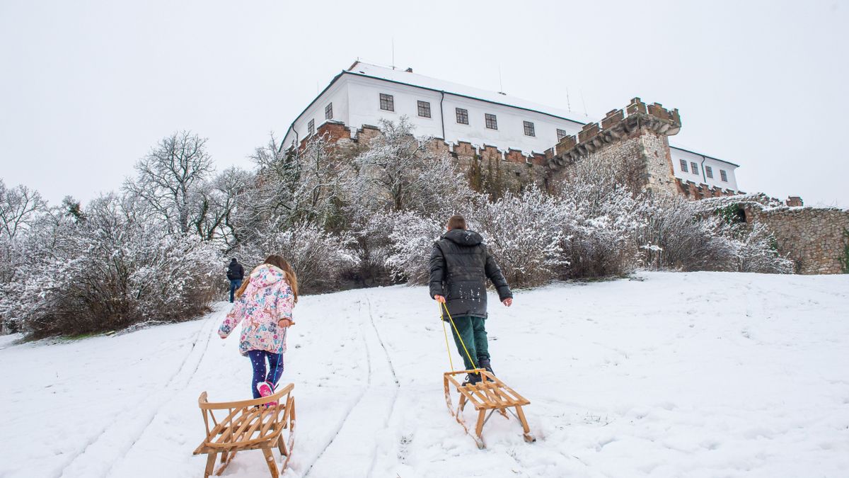 Van néhány dolog, amit jó lenne, ha nem csinálna szánkóval, figyelmeztet a rendőrség + videó