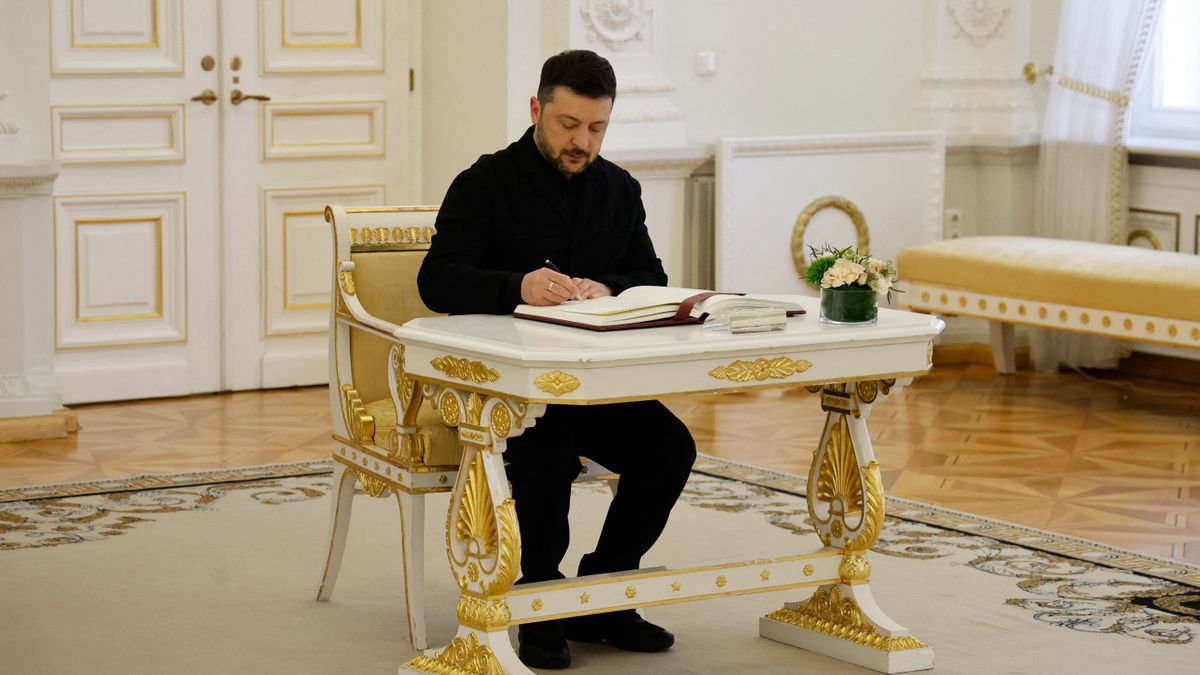 Zelenszkij KIjevbe hívta Putyint, Brüsszel további milliárdokat küldene Ukrajnának