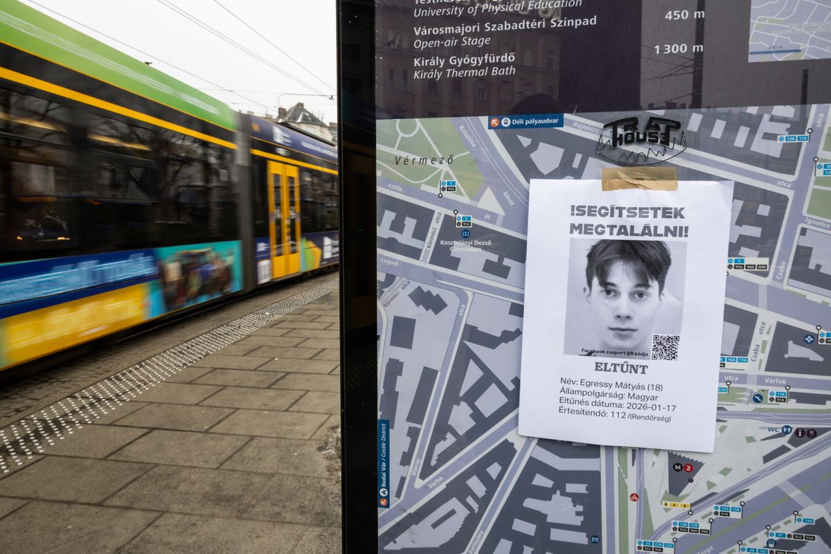 Eltűnt fiú plakátja a Széll Kálmán téren Egressy Mátyás