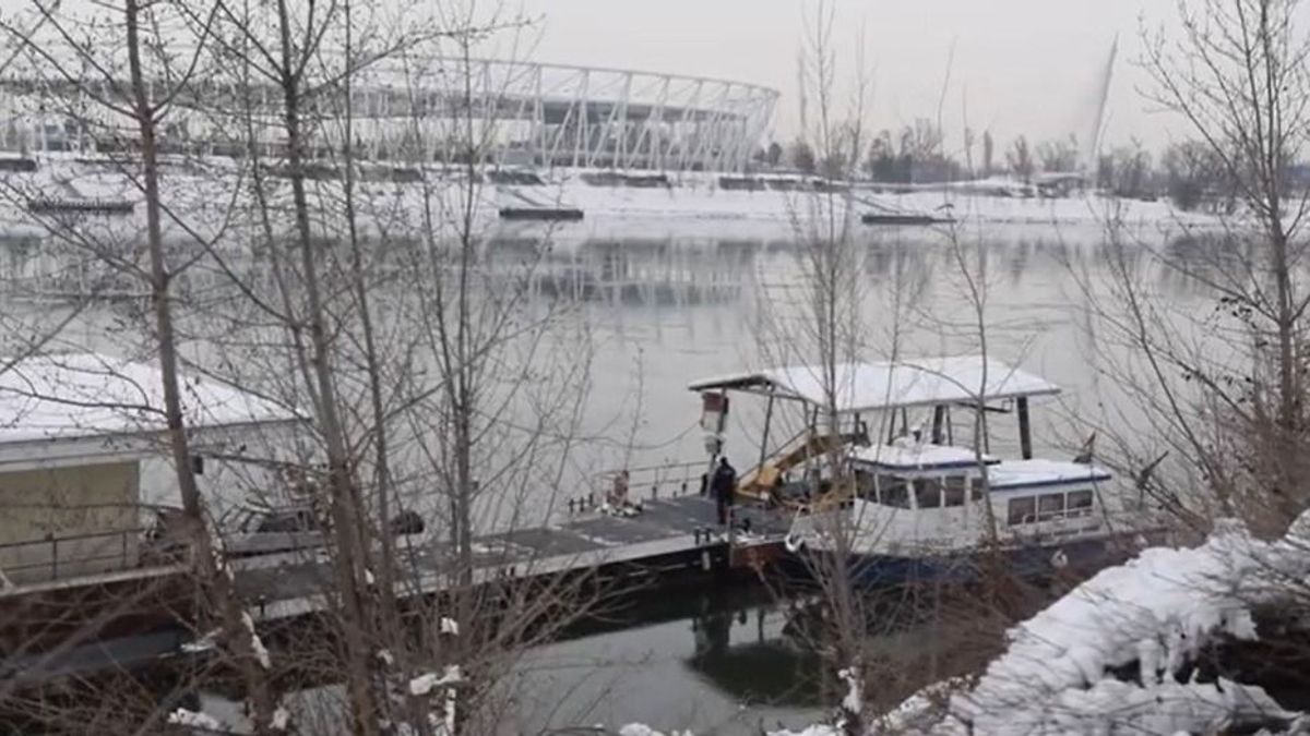 Elkezdett befagyni a Duna, de tilos és veszélyes is a jégre menni