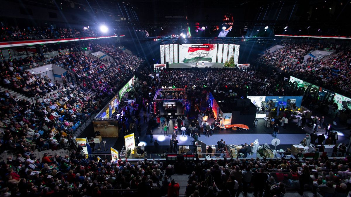 Orbán Viktor: A biztonságos és békés Magyarország a stabil jövő záloga + videó