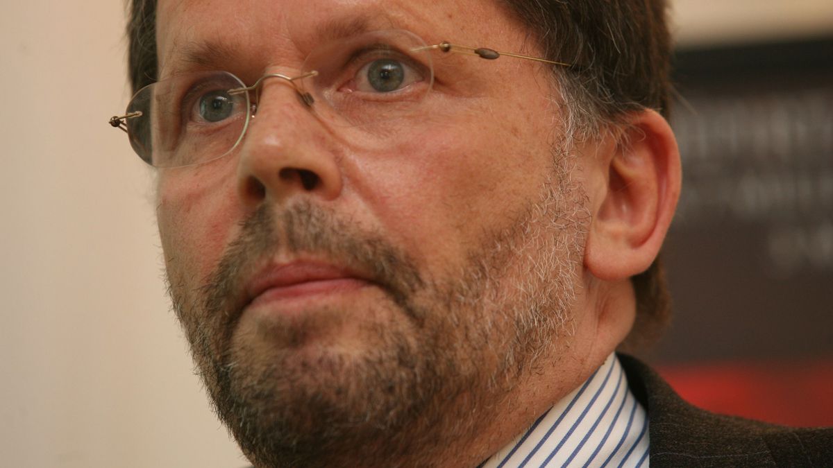 Közvéleménykutatók kerekasztal beszélgetése a XXI- Század Intézetben
Hann Endre, Median