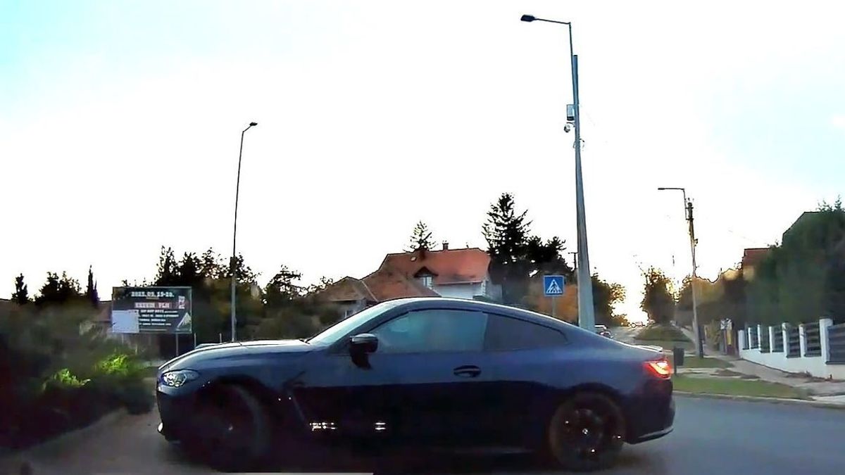 A nagylegények az árokban végezték, amikor a kisautóval a jégen próbáltak driftelni + videó