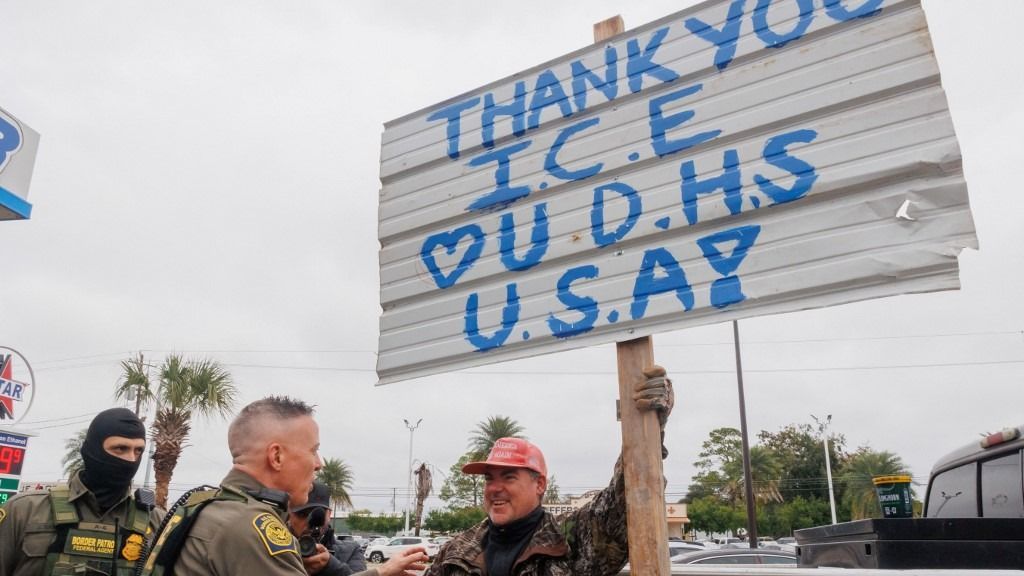 Az Egyesült Államokban is látványosan fogy a türelem az illegális bevándorlókkal szemben