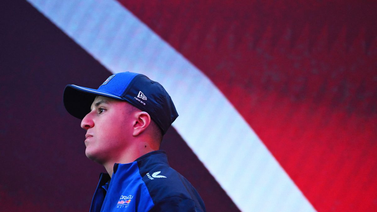 A Red Bull nyitott az élen az első tesztnapon, a McLaren sehol sincs