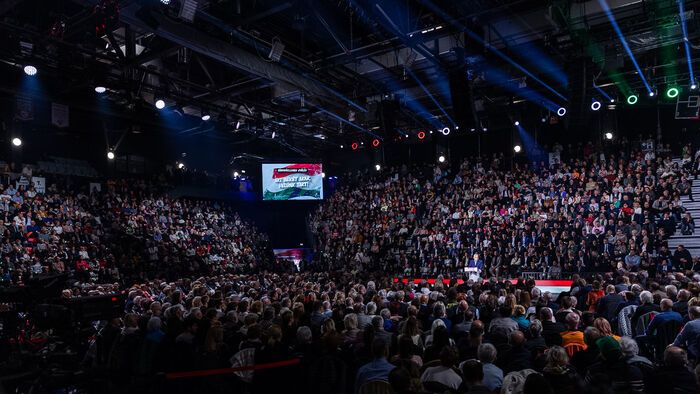 DPK Miskolc
Fidesz kampány
Orbán Viktor