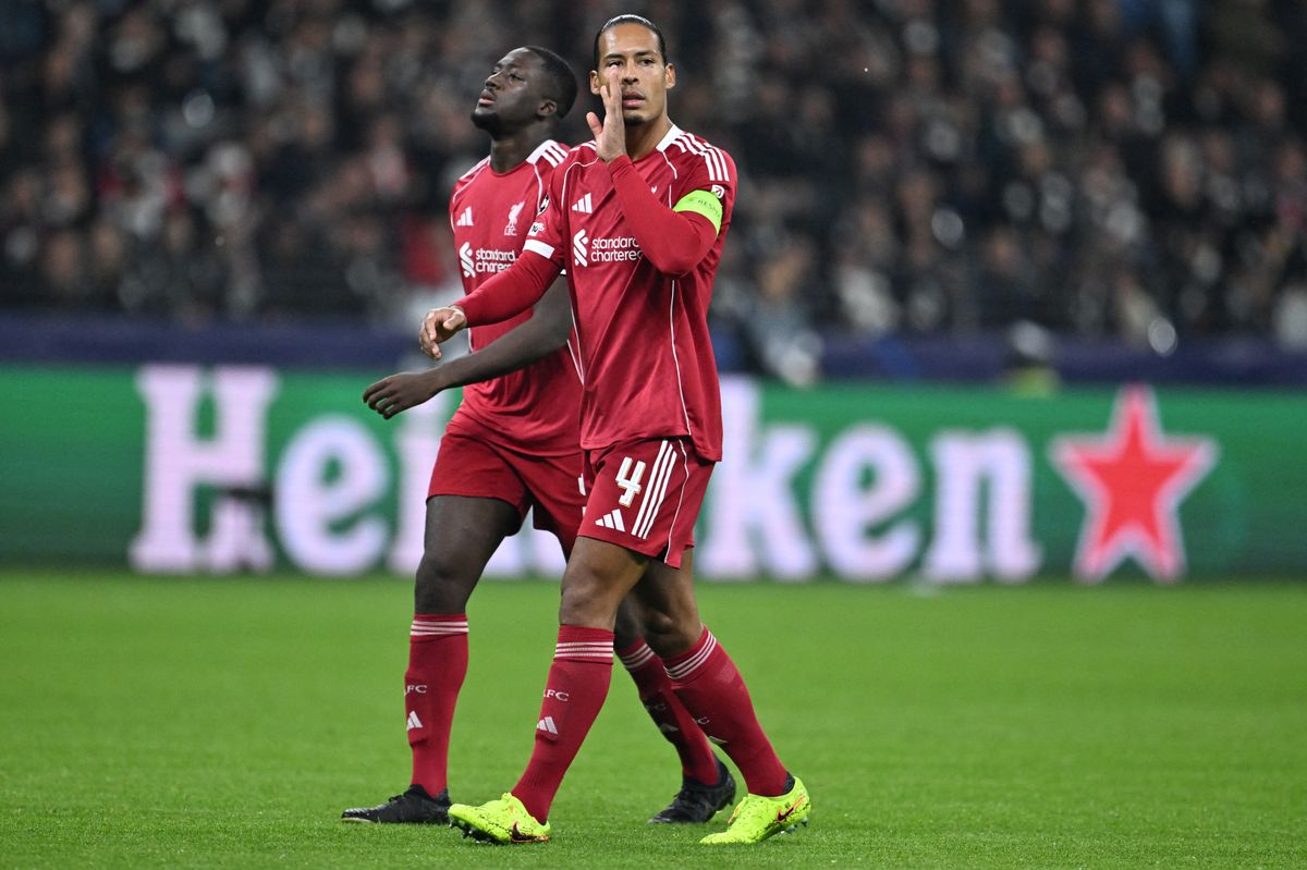 A Liverpool védelmének két oszlopos tagja, Virgil van Dijk (jobbra) és Ibrahima Konaté