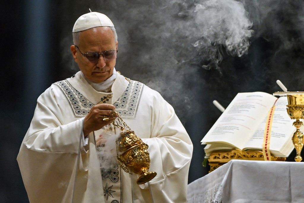 Pope Leo XIV celebrates New Year s day during a mass on World Day of Peace in Saint-Peter s Basilica at the Vatican on 2026/1/1. Photograph by ALESSIA GIULIANI / CPP / HANS LUCAS.
Le pape Leon XIV celebre le jour de l An lors d une messe a l occasion de la Journee mondiale de la paix dans la basilique Saint-Pierre au Vatican, le 1er janvier 2026. Photographie de ALESSIA GIULIANI / CPP / HANS LUCAS. (Photo by ALESSIA GIULIANI / CPP / HANS LUCAS / Hans Lucas via AFP)