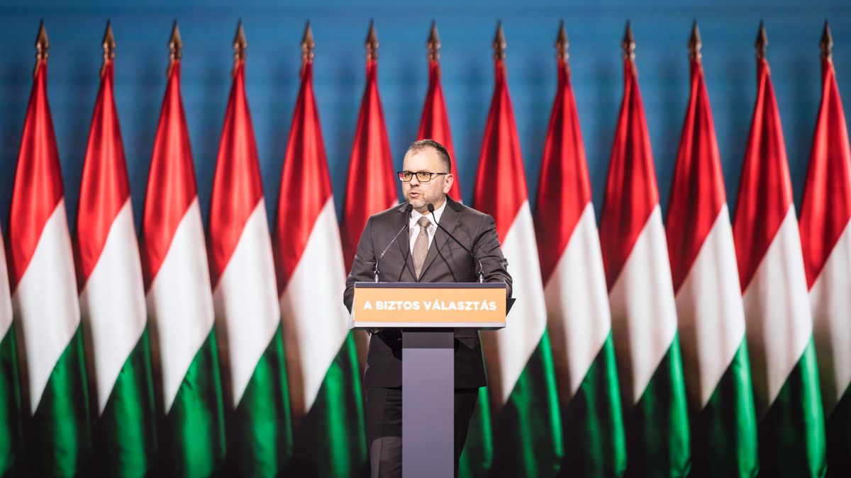 Őry Péter: Bárhogy fújjanak is a történelem szelei, mi magyarok talpon fogunk maradni a Kárpát-medencei szülőföldünkön