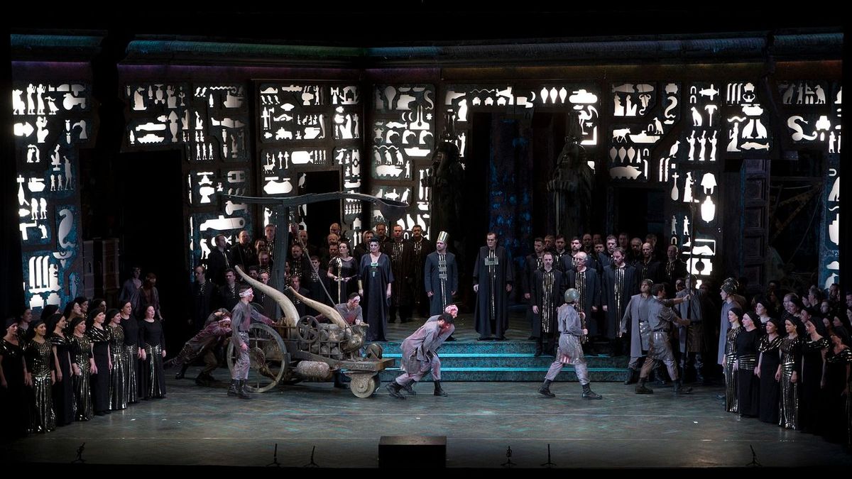 280 fős grandiózus gárdával érkezik az Aida az Operába