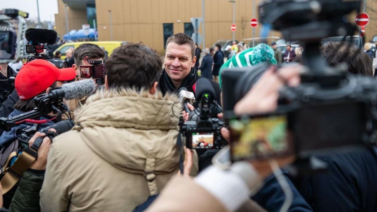Menczer Tamás: A Tisza felvilágosítása valójában a megszorításokat jelenti + videó