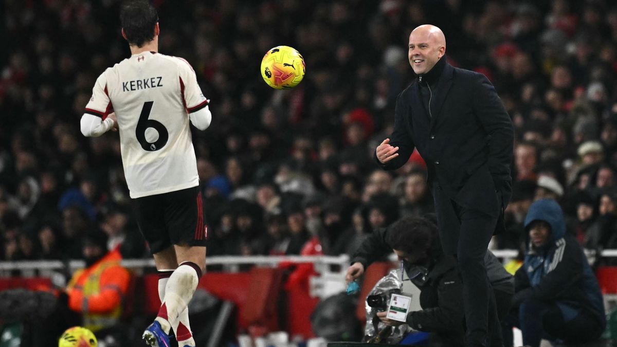 Kerkez Milos titkolózott, Slot viszont beszélt arról, mikor váltja őt Xabi Alonso