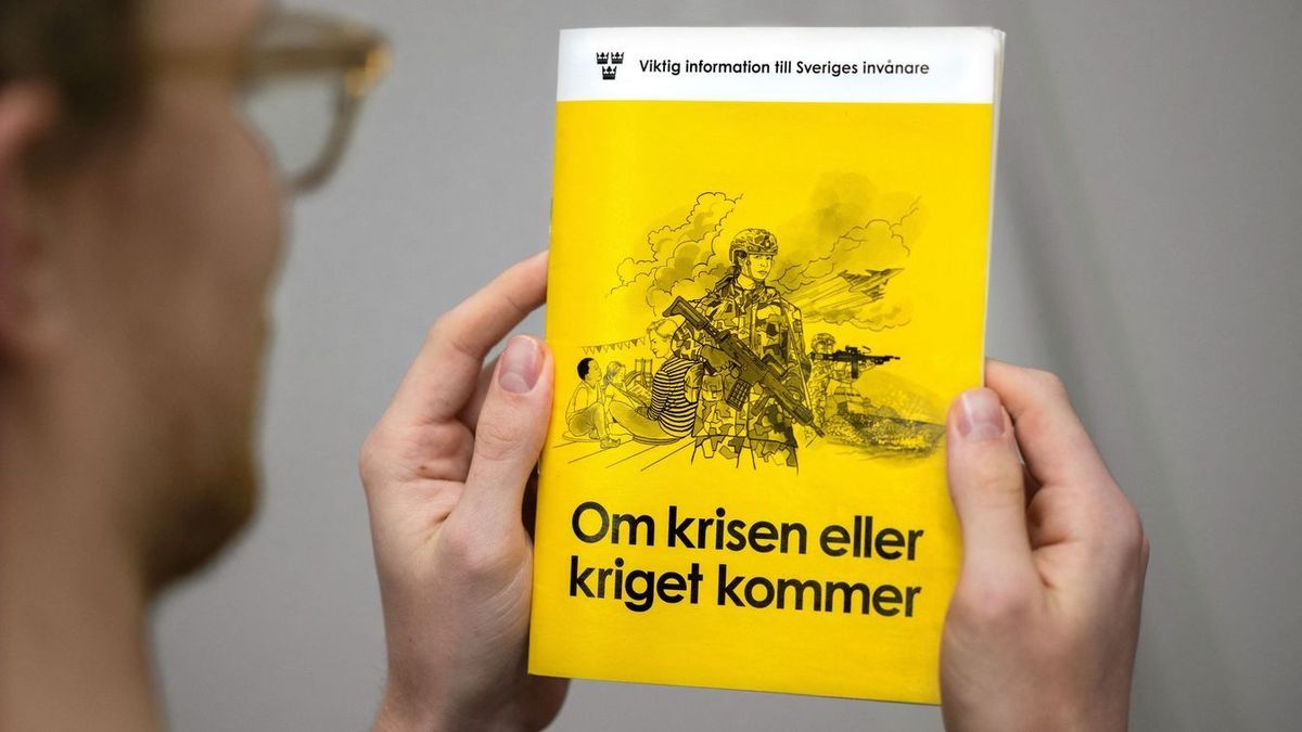 Így néz ki a svéd füzet, amely a háborúra figyelmeztet