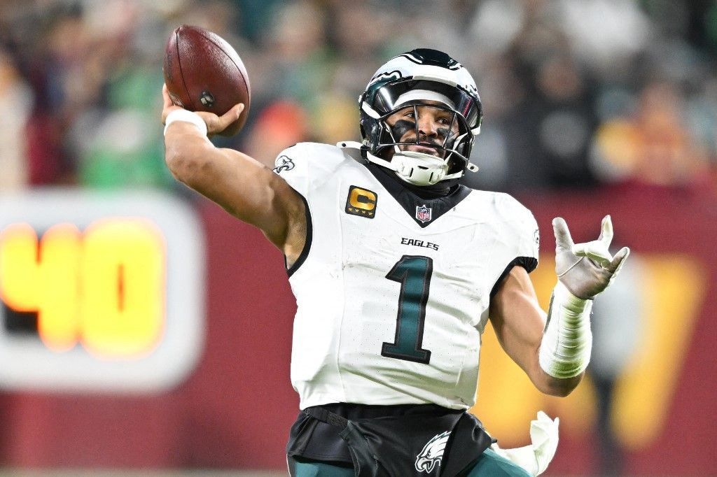 Jalen Hurts jóval gyengébb idényt teljesít a Philadelphia Eagles irányítójaként, mint tavaly, de a rájátszásra ismét feljavulhat