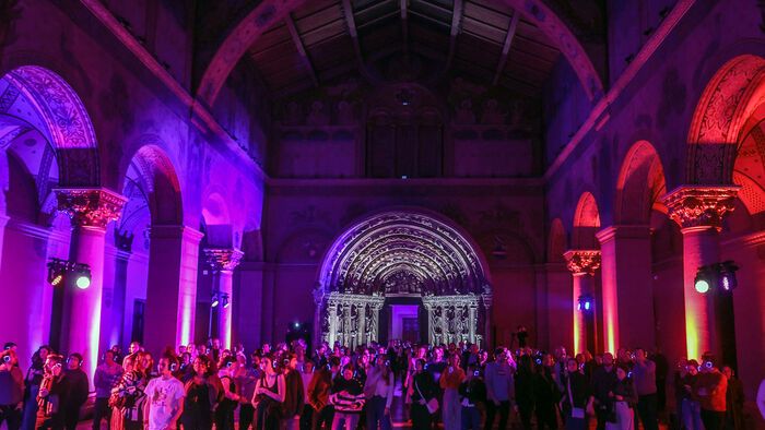 Blake the Silence Silent Disco a Szépművészeti Múzeumban az ország első múzeumi Silent Discója