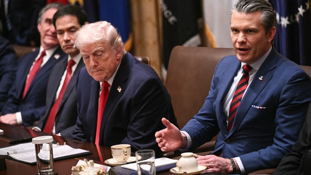 Amerikai nyomás Iránon: tárgyalás vagy csapás jöhet?