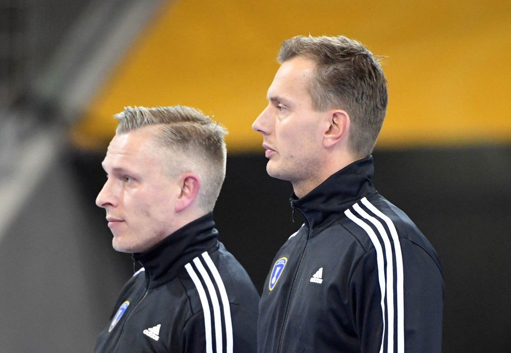 A német játékvezetők, Robert Schulze (balra) és Tobias Tönnies Szita Zoltánnal szembeni döntése Dánia-szerte is felháborodást okozott a Svédország–Magyarország kézilabda Eb-mérkőzés után