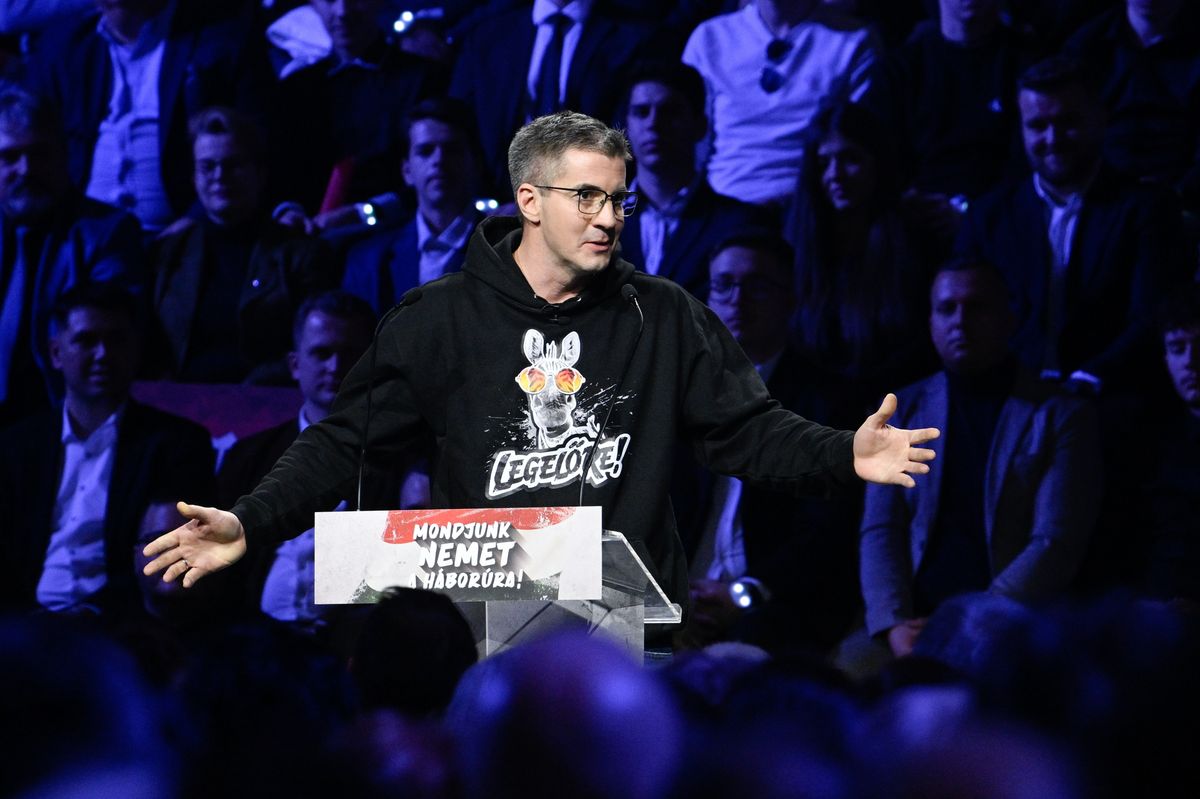 Miskolc, 2026. január 17.
Kocsis Máté, a Fidesz frakcióvezetője beszédet mond a Digitális Polgári Körök által szervezett háborúellenes gyűlésen a miskolci DVTK Arénában 2026. január 17-én.
MTI/Koszticsák Szilárd