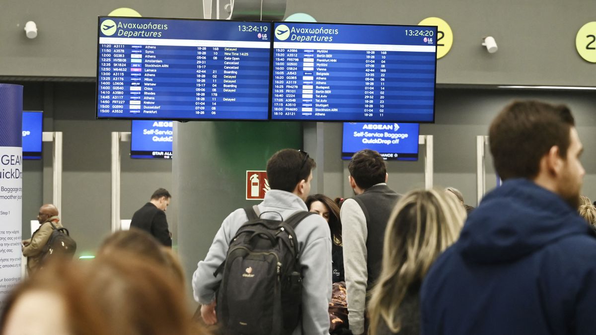 Káosz a reptereken, teljesen leállt a légiközlekedés Görögországban