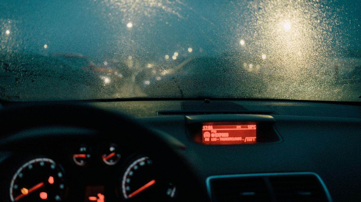 Jön az ónos eső, kiadták a narancs riasztást + videó