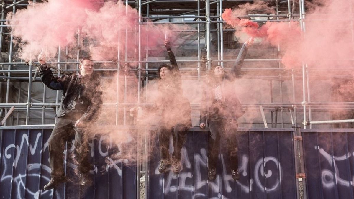 Csatatérré változtak Torino utcái