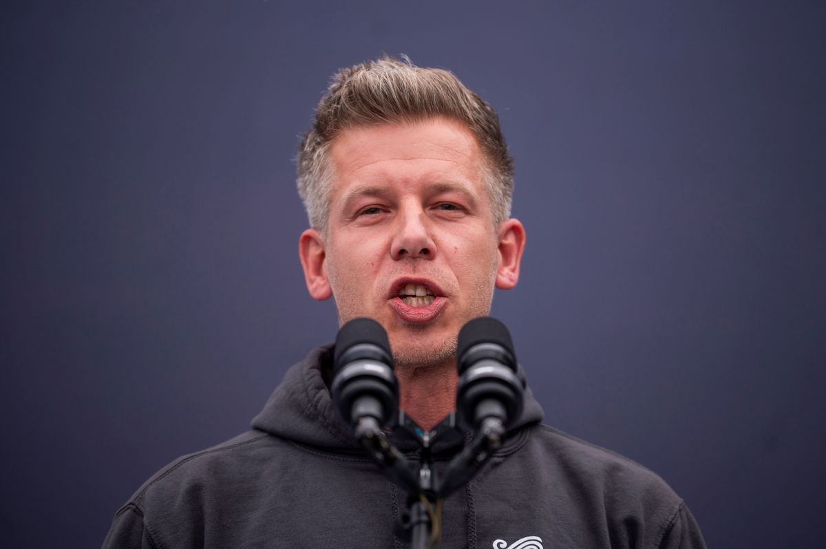 Budapest, 2025. április 13.
Magyar Péter, a Tisza Párt elnöke beszédet mond a párt „Nemzet Hangja” elnevezésű kezdeményezése kérdéseinek eredményváró rendezvényén a Műegyetem rakparton 2025. április 13-án.
MTI/Balogh Zoltán