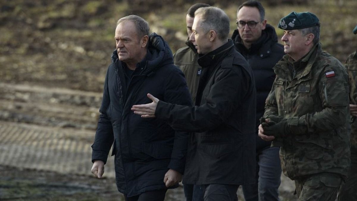 A lengyel kormány háborús veszéllyel riogat a lakosság kontójára