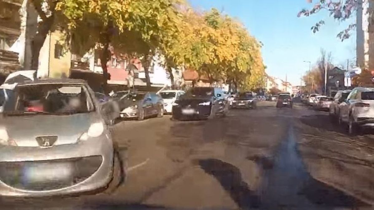 Három autó tört össze Győrben egy őrült ötlet miatt + videó