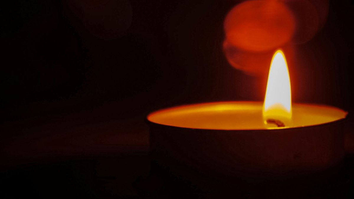 A helyi közösség gyászt hirdetett, és részvétét fejezte ki a háborúban elhunyt katona családjának, hozzátartozóinak és barátainak