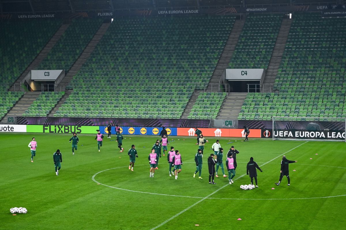 A Panathinaikosz labdarúgócsapatának edzése a Groupama Arénában