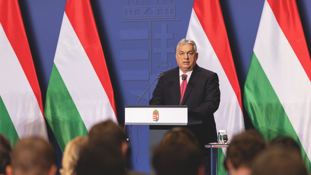 Orbán Viktor diktálja a tempót
