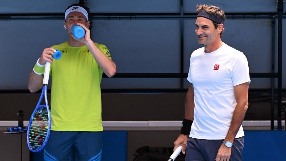 Djokovics Roger Federert kukkolta, aki szenzációs formát mutat Melbourne-ben