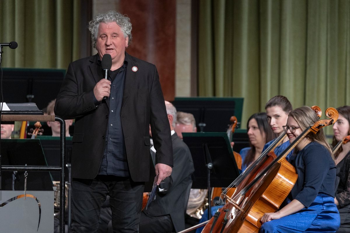 Budapest, 2025. december 13.
Ókovács Szilveszter, a Magyar Állami Operaház főigazgatója beszédet mond a Szolnoki Szimfonikus Zenekar megalakulásának 60. évfordulója alkalmából a Pesti Vigadóban tartott koncerten 2025. december 13-án.
MTI/Kocsis Zoltán