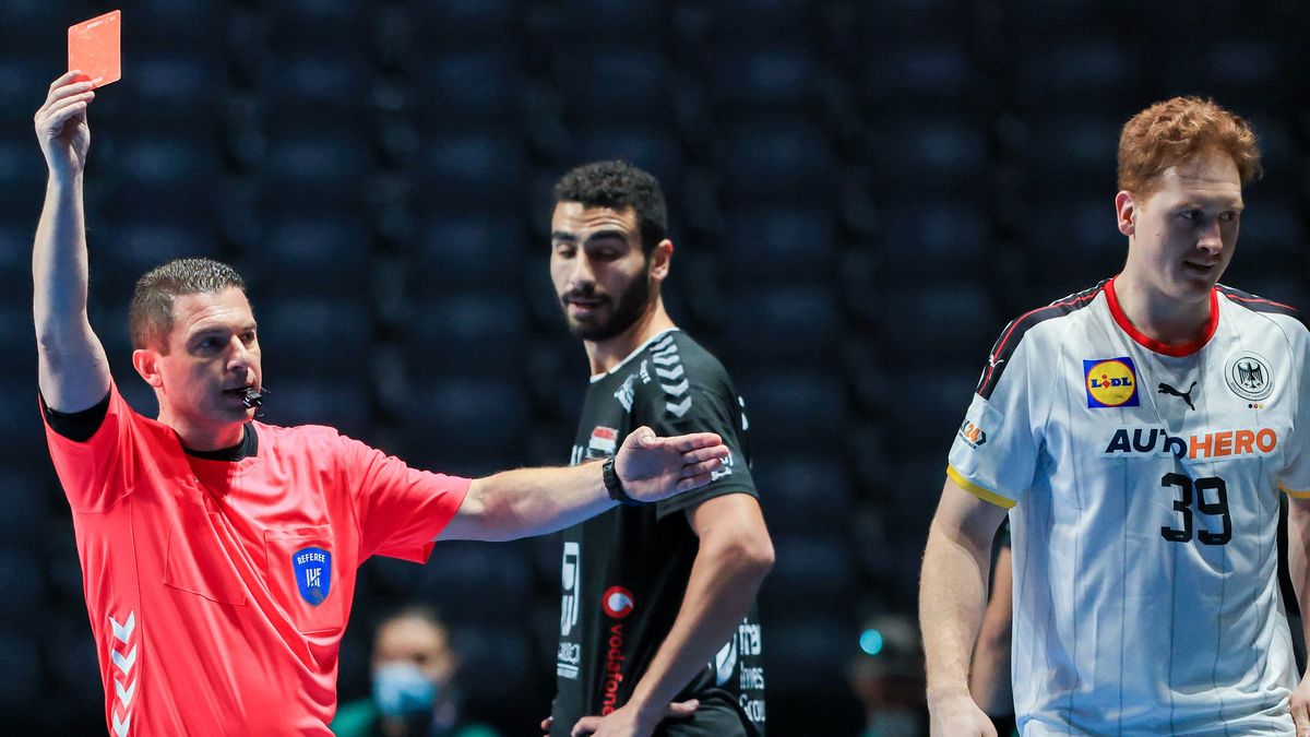 Nem utaznak az Eb-re, miután megbuktak a kézilabda legbotrányosabb bírói