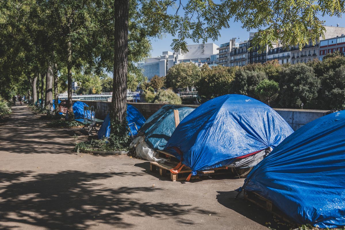 Illustration of migrant tents set up along the port of the arsenal in Paris, France on September 28, 2025.
Illustration des tentes de migrants installees le long du port de l arsenal a Paris, France le Septembre 2025. (Photo by Carine Schmitt / Hans Lucas via AFP)