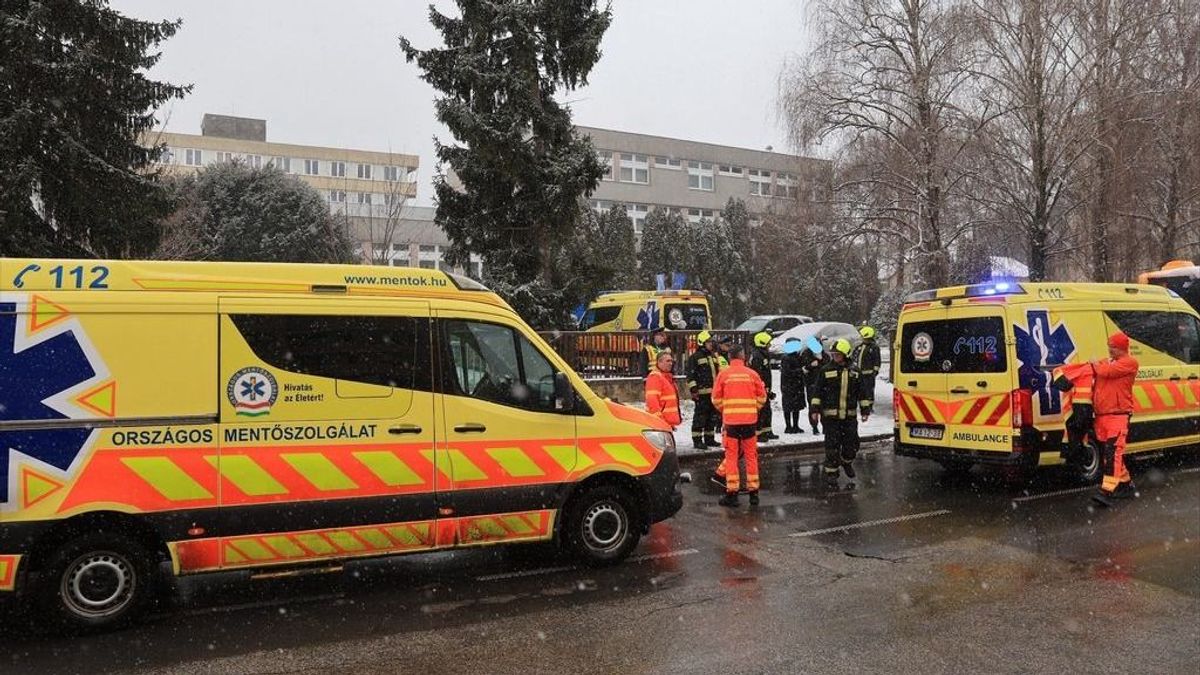 Tömeges rosszullét miatt vonultak ki rendőrök egy iskolához