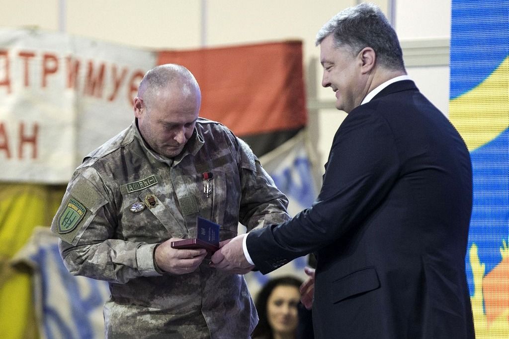 Halálosan megfenyegette Orbán Viktort az Ukrán Önkéntes Hadsereg parancsnoka, a banderista ukrán szélsőséges Dmitro Jaros