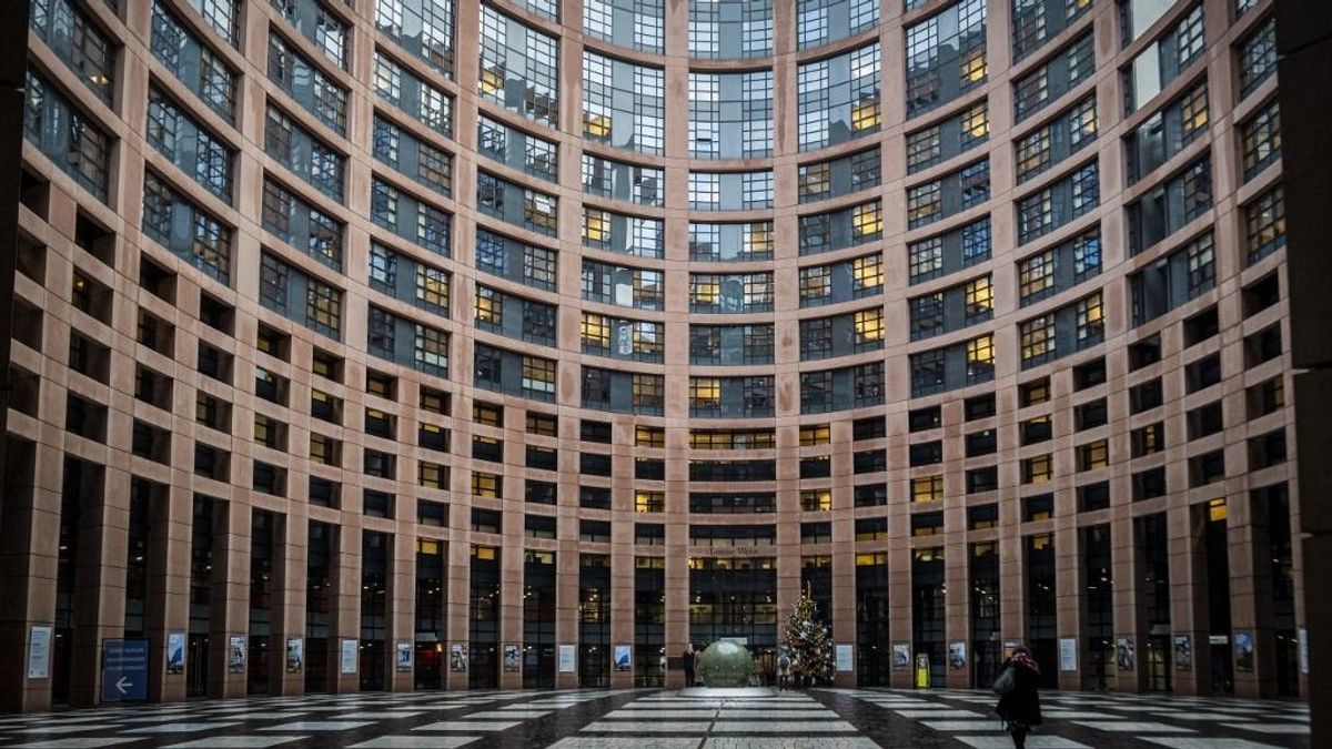 Az EP támogatja az Ukrajnának szánt 90 milliárd eurós hiteltámogatás jogalkotási folyamatának felgyorsítását